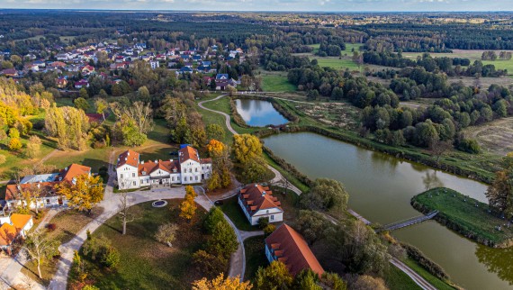 Pałać i Folwark Łochów (© Geberit)