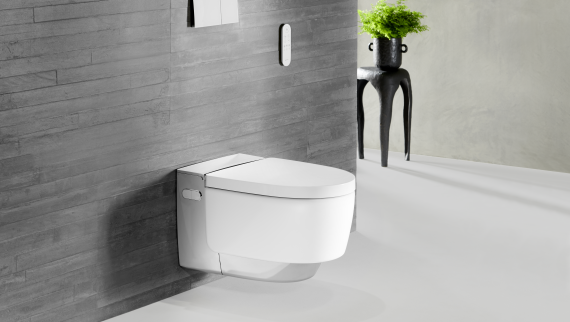 Geberit AquaClean Mera Comfort w wersji chromowanej z pilotem Sigma70