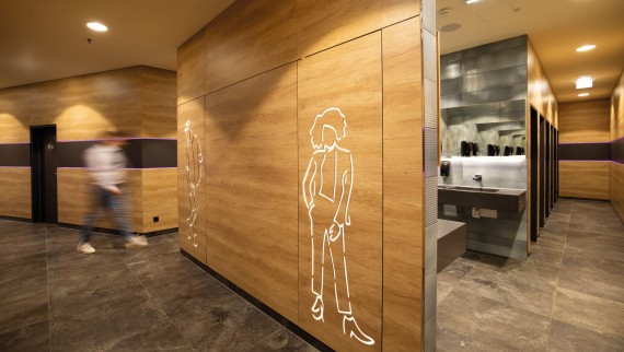 Wejście do toalet w centrum handlowym FMZ Wejście do toalet w centrum handlowym FMZ