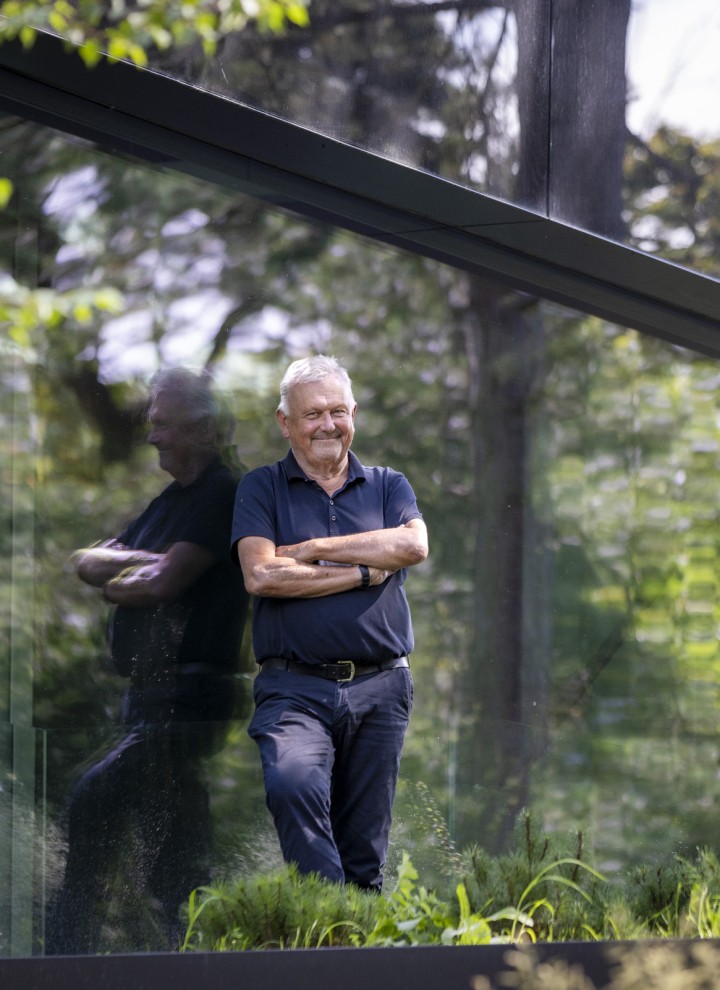 Architekt Jan Pesman specjalizuje się w rozwiązaniach cyrkularnych (© Lucas van der Wee) Architekt Jan Pesman specjalizuje się w rozwiązaniach cyrkularnych (© Lucas van der Wee)