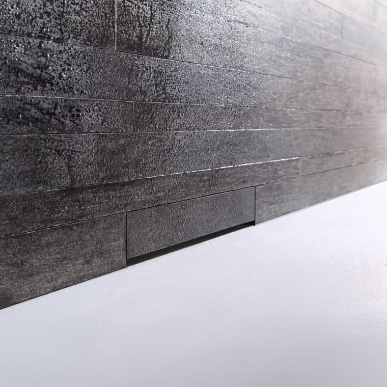 Odpływ ścienny Geberit zabudowany płytkami Odpływ ścienny Geberit zabudowany płytkami