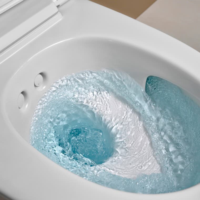 Prezentacja technologii spłukiwania TurboFlush w misce WC Geberit ONE Prezentacja technologii spłukiwania TurboFlush w misce WC Geberit ONE