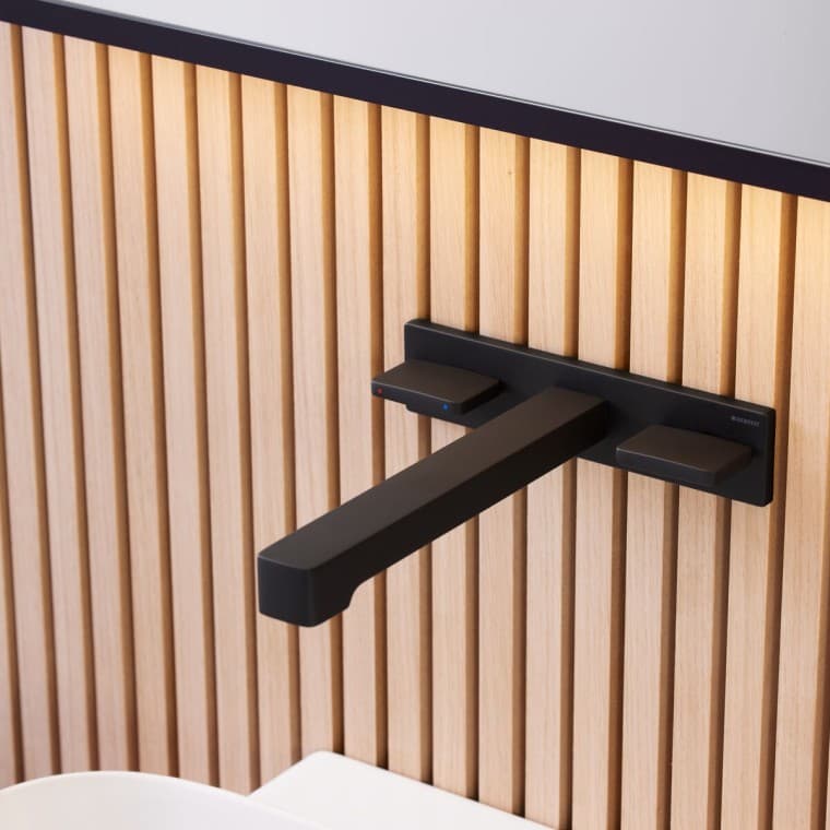 Minimalistyczna ścienna bateria do umywalki Geberit ONE w kolorze czarny mat Minimalistyczna ścienna bateria do umywalki Geberit ONE w kolorze czarny mat