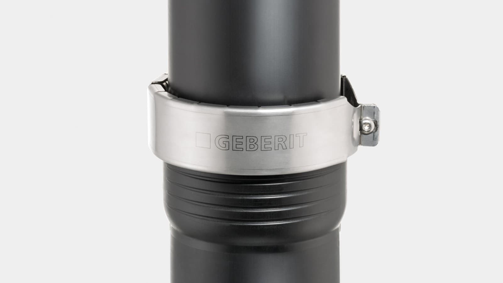 Połączenie Silent-Pro wytrzymuje ciśnienie wewnętrzne do 2 bar za pomocą opaski wzmacniającej Geberit Połączenie Silent-Pro wytrzymuje ciśnienie wewnętrzne do 2 bar za pomocą opaski wzmacniającej Geberit