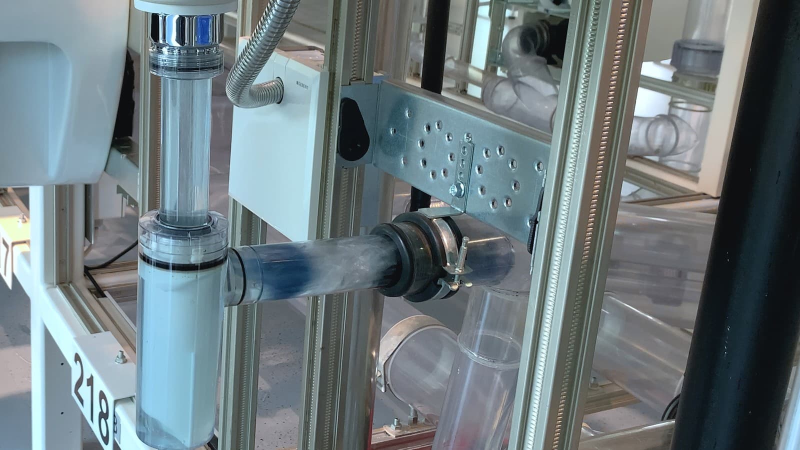 Przeszkoda poluzowuje się i zostaje wypłukana Przeszkoda poluzowuje się i zostaje wypłukana