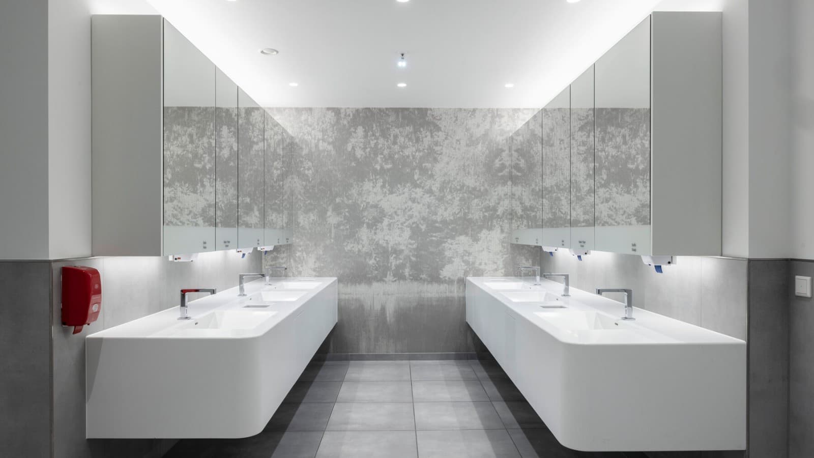 Sterowanie baterią stojącą Geberit Brenta jest zasilane bezpośrednio przez kabel GEBUS za pośrednictwem Geberit Gateway. Sterowanie baterią stojącą Geberit Brenta jest zasilane bezpośrednio przez kabel GEBUS za pośrednictwem Geberit Gateway.