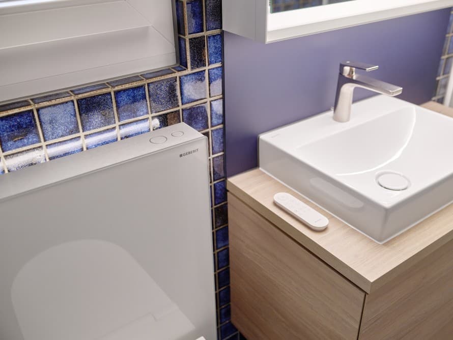 Wersja Monolith Plus oferuje dodatki, takie jak oświetlenie LED i system usuwania zapachów (© Ben Huggler) Wersja Monolith Plus oferuje dodatki, takie jak oświetlenie LED i system usuwania zapachów (© Ben Huggler)