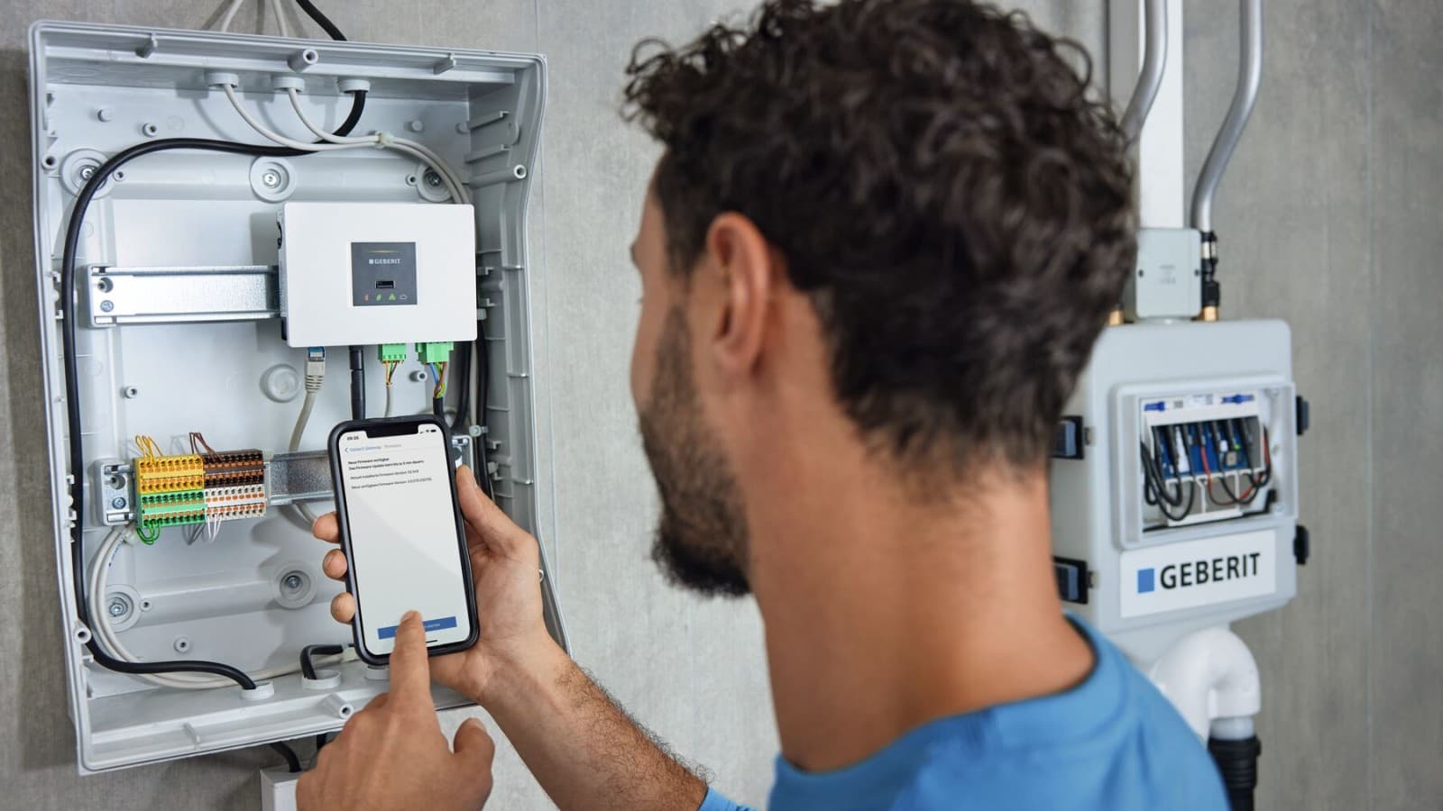 Obsługa urządzeń końcowych za pośrednictwem Geberit Gateway przy użyciu aplikacji Geberit Control Obsługa urządzeń końcowych za pośrednictwem Geberit Gateway przy użyciu aplikacji Geberit Control